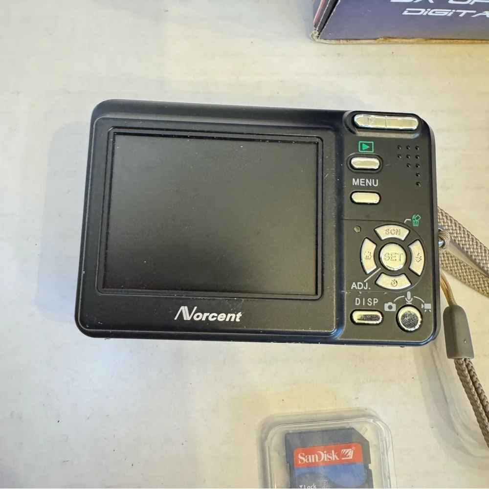 Norcent DC-1020 Digital Camera 10 Megapixel with 2.4